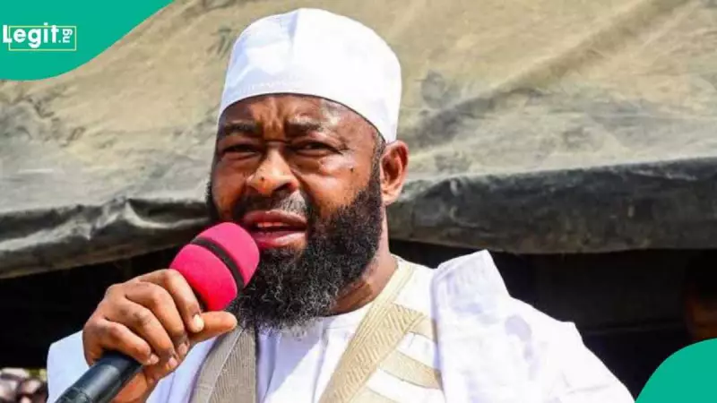 Angry Youths Attack Niger State Governor Over Failed Cash Handout Promise