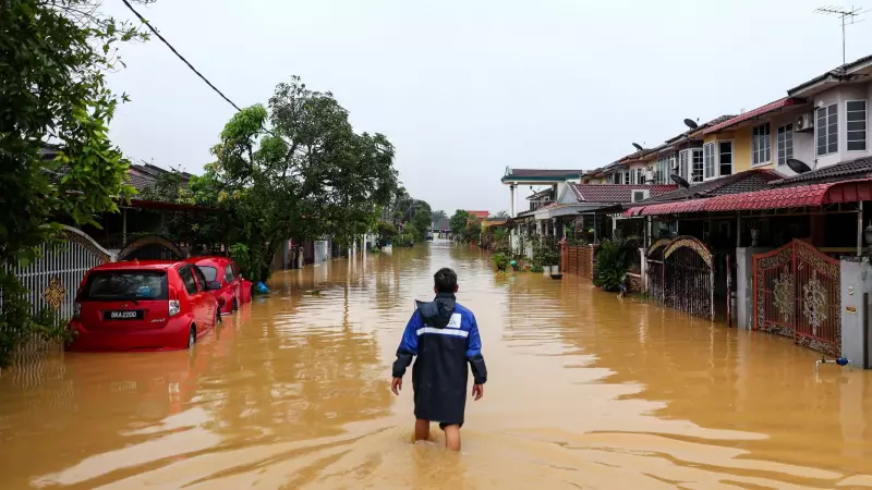 Floods Kill 33, Displace Thousands in Thailand and Malaysia