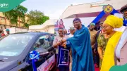 Sanwo-Olu Rewards 177 Lagos Workers with 5 Cars, N165.5m for Excellence