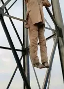 Zamfara Mob Crucifies Bandit After Failed Kidnap Attempt in Bakura