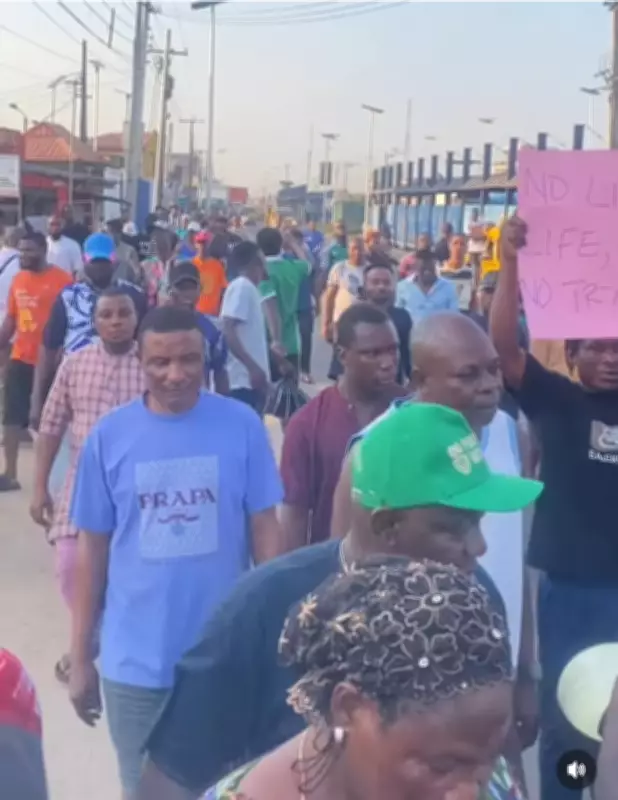 Lagos Residents Protest Epileptic Power Supply, Demand 'Give Us Light'