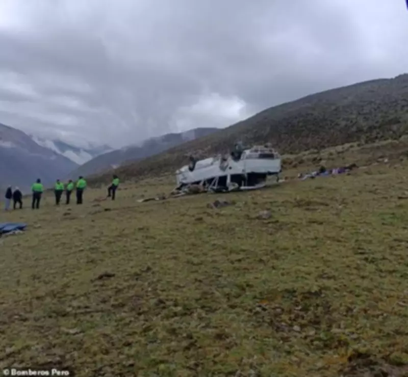 Nine Dead, 15 Injured in Peruvian Andes Tour Bus Crash Near Rajuntay Mountain