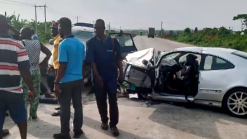 13 Injured, Including 3 Children, in Ogun Auto Crash on Sagamu-Ore Expressway