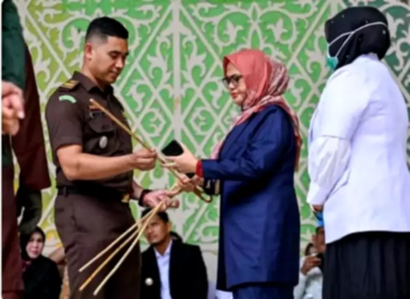 Indonesian Couple Receives 100 Lashes Each for Premarital Sex in Aceh