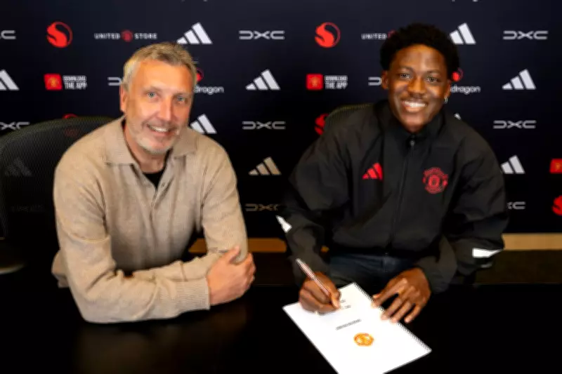 Kobbie Mainoo signs new Manchester United contract until 2031