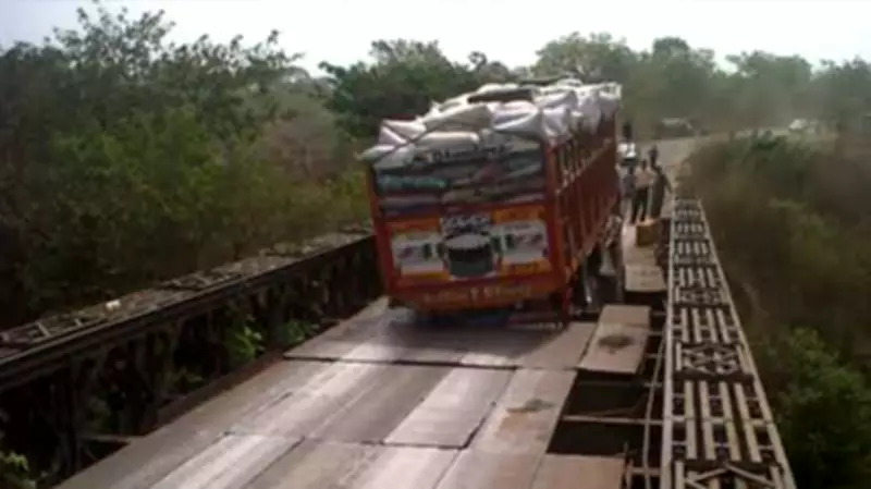 Mooro Bridge Collapse Disrupts Movement, Threatens Food Supply in Kwara