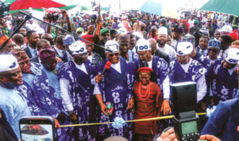 Tinubu Inaugurates Ojota-Opebi Link Bridge, Hails Lagos as Infrastructure Model