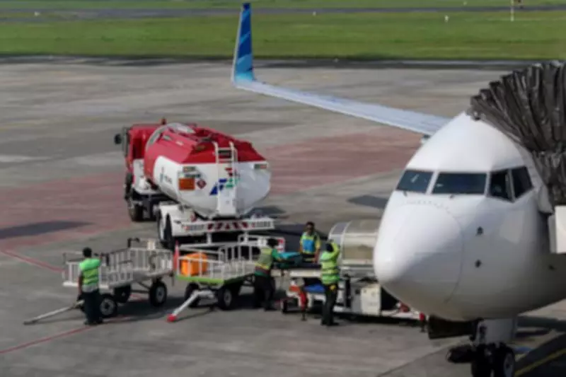 Airlines Cut 2 Million Seats from May Schedules Amid Fuel Crisis