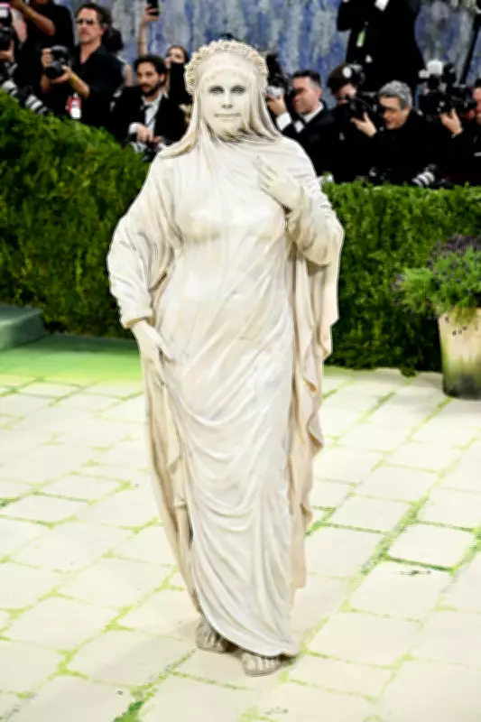 Heidi Klum Stuns as Veiled Vestal Statue at Met Gala 2026
