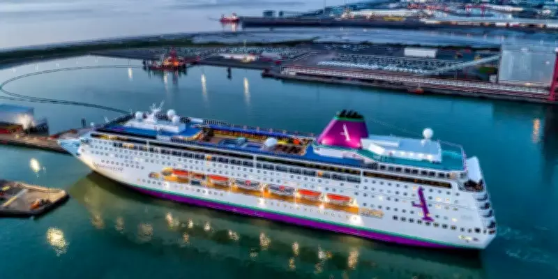 Passenger Dies, 2,000 Quarantined on Cruise Ship After Norovirus Outbreak