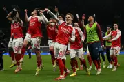 Arsenal Thrash Fulham 3-0 to Go Six Points Clear in Premier League