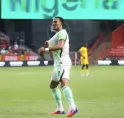 Femi Azeez Brace Fires Nigeria to Unity Cup Final After 2-0 Win Over Zimbabwe
