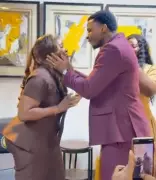 Nigerian pastor conducts simple wedding in office without usual traditions