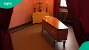 Priest Falls on Coffin During Burial Service in Ghana, Ceremony Ends