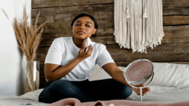 10 Natural Beauty Habits to Help Women Look Younger