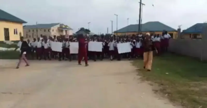 Bayelsa pupils join protests over abducted Oyo students, teachers
