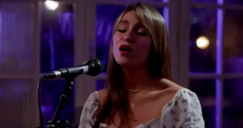 Iranian Singer Sentenced to 74 Lashes for Singing Without Hijab