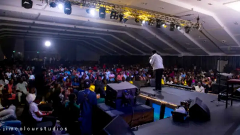 Koboko Master Marks 10 Years with I Go Die, Gordons at Abuja Concert