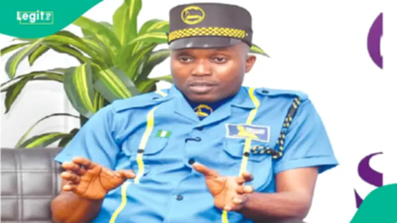 Lagos Security Operative Honoured for Returning $9,100 at Bank