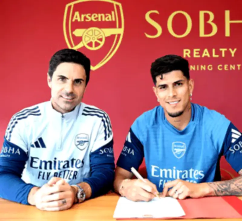 Piero Hincapie joins Arsenal in permanent deal from Bayer Leverkusen