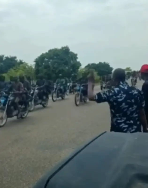 Police Clarify Armed Men in Viral Video Are Vigilantes, Not Bandits