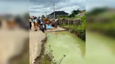Delta community protests dilapidated Orhuwhorun-Owhrode road, seeks Oborevwori's intervention