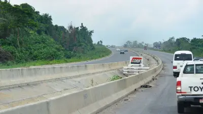 Democracy Day Tragedy: Two Pedestrians Die in Lagos-Ibadan Expressway Crash