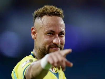 Neymar cries alone after Brazil's 3-0 World Cup win over Scotland