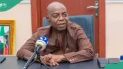 Abia Governor Unveils United Nigeria Airlines Planes Named After Chinua Achebe, Onitsha Monarch