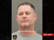 CIA Officer Arrested with Gold Bars Linked to Trump Pentagon Official