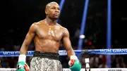 Floyd Mayweather Charged with Felony Theft and Check Fraud in Las Vegas