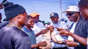 MFM Takes Gospel to Lekki Streets, Distributes 500 Rice Packs